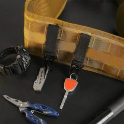 BETTERLIFE 2 Pièces Boucle De Ceinture Suspendue,Boucle De Sangle En,Porte-clés Tactique Extérieur/Mousqueton Sac à Dos Boucle/Ceinture Tactique à Suspendre,Noir -Equipement antichute Soldes 39654857 4