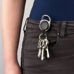 MERéTéET Porte-clés Rétractable Robuste Enrouleur Porte-Clé Rétractable Mousqueton Clip Clé Avec Cordon En Fil D'acier Multioutil Pour Homme Clés Carte D'identité 110*30mm Noir 2 Pièces，KoleZy -Equipement antichute Soldes 64504822 5